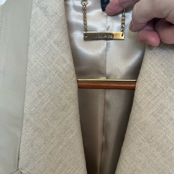 Women's IMAN, size medium, beige, stylish jacket. Pre-owned & in good condition. - Picture 3 of 8